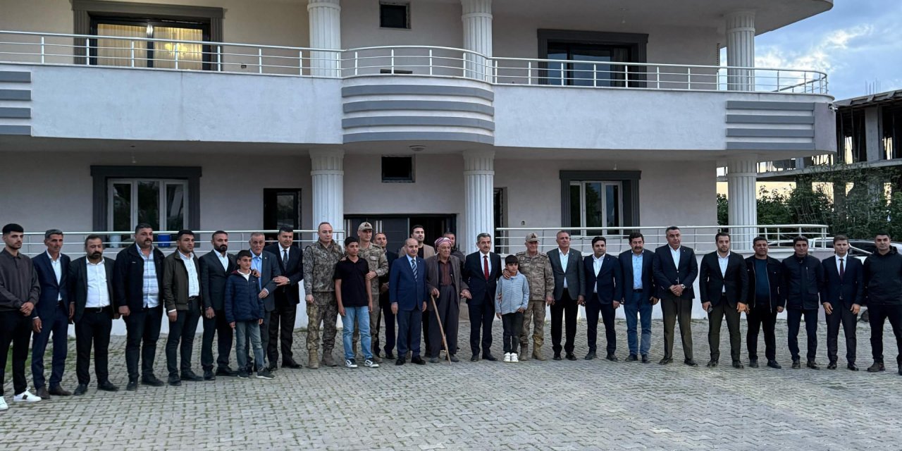 Bakan Aktaş, Şehit Ailelerini Ziyaret Etti