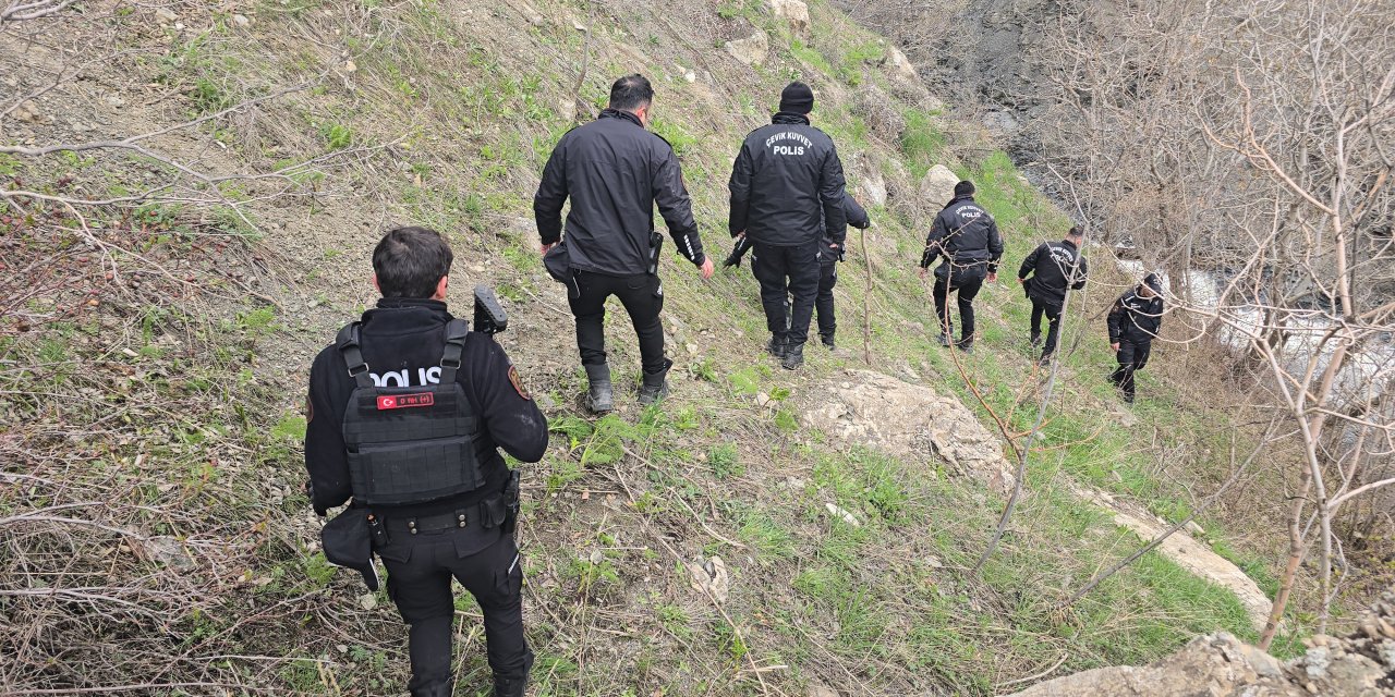 Hakkari'de kayıp kadını arama çalışması devam ediyor