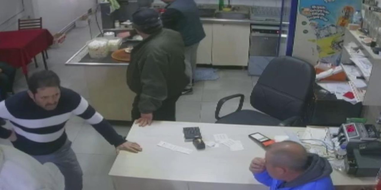 Kalp krizi geçiren vatandaş yardım istemek için kıraathaneye sığındı