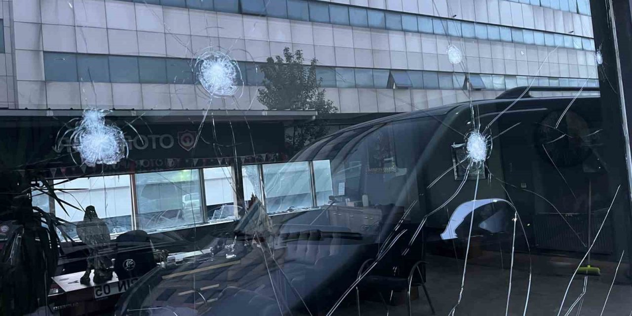 Bağcılar’da oto galeriye el bombalı saldırı