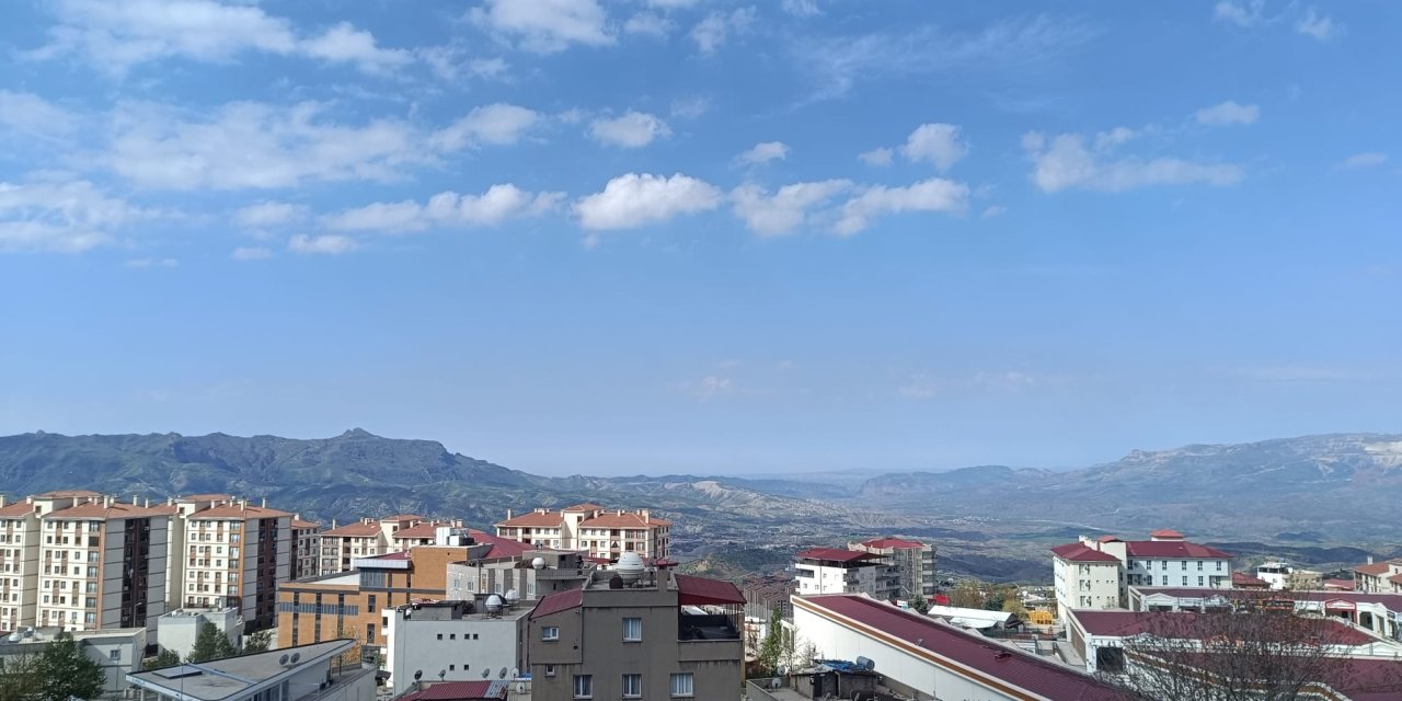 Şırnak’ta Hava Tersine Döndü! Kar Yağışından Sıcak Hava Dalgasına
