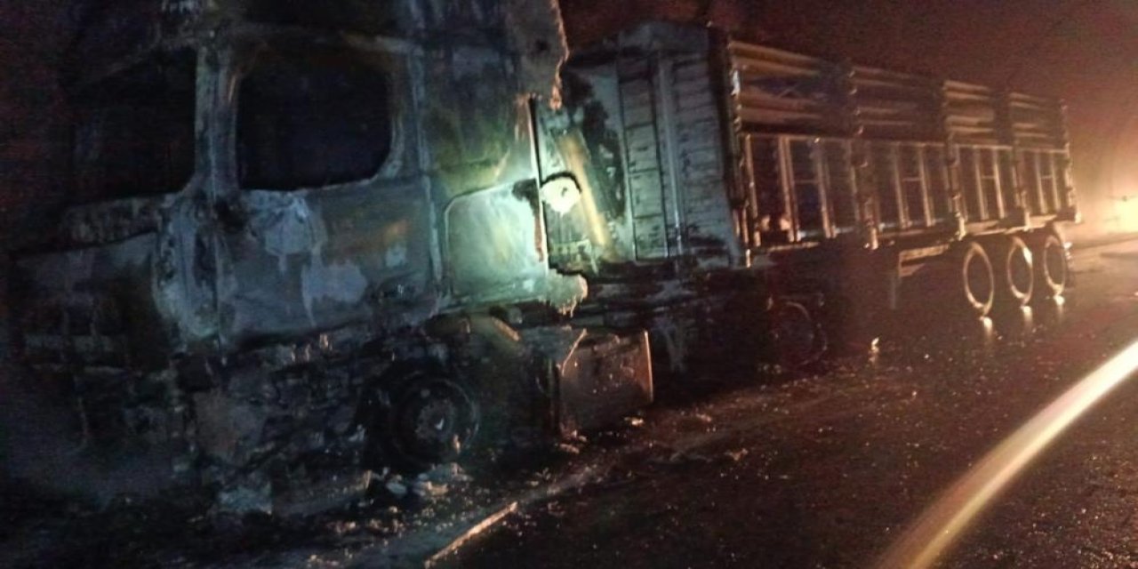 Tünelde korku dolu anlar: Tır alev aldı, ulaşım aksadı