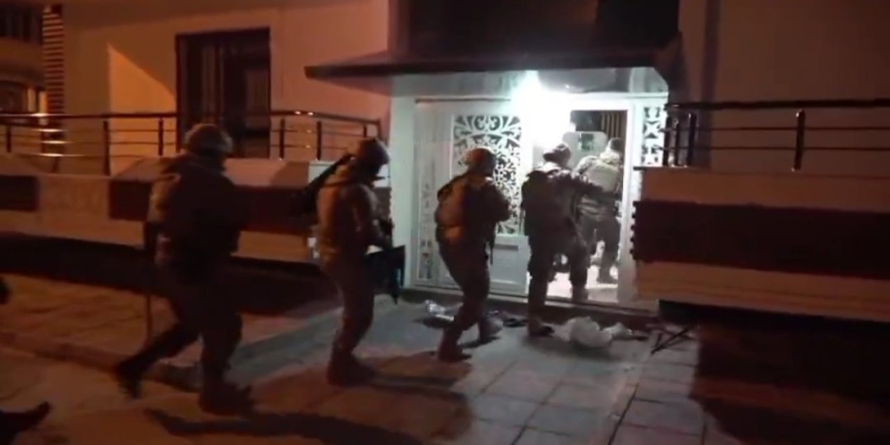 Van'da 4 ev ve 1 iş yerine yapılan operasyonda silah ve mermi ele geçirildi