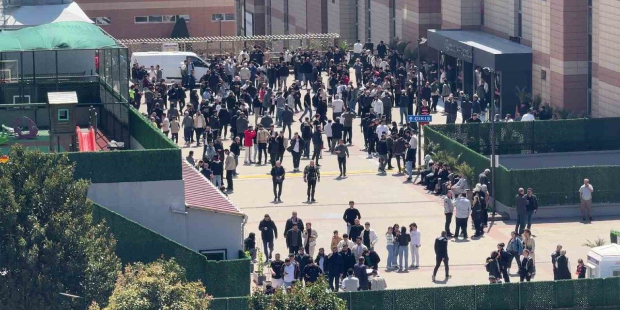 İstanbul’da 6.2 büyüklüğünde çok şiddetli deprem