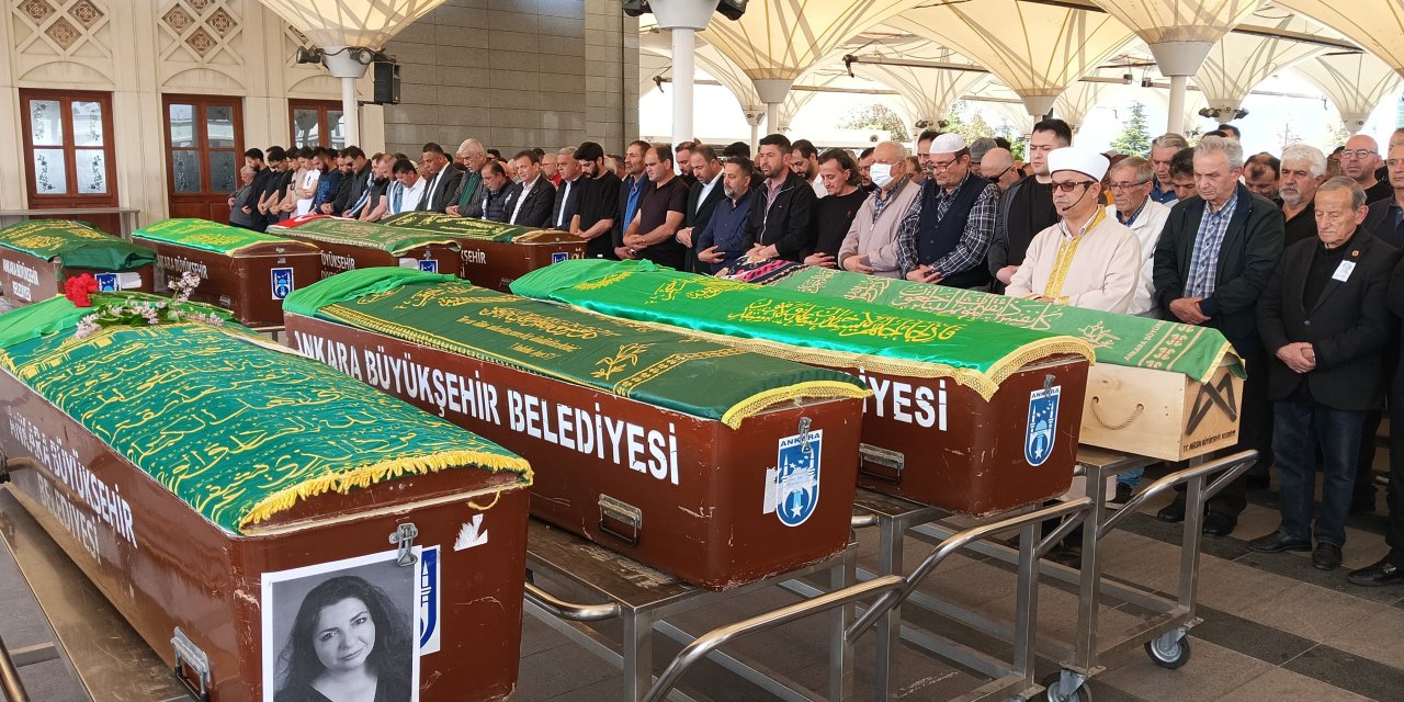 Vefat eden oyuncu Leyla Okay son yolcuğuna uğurlandı