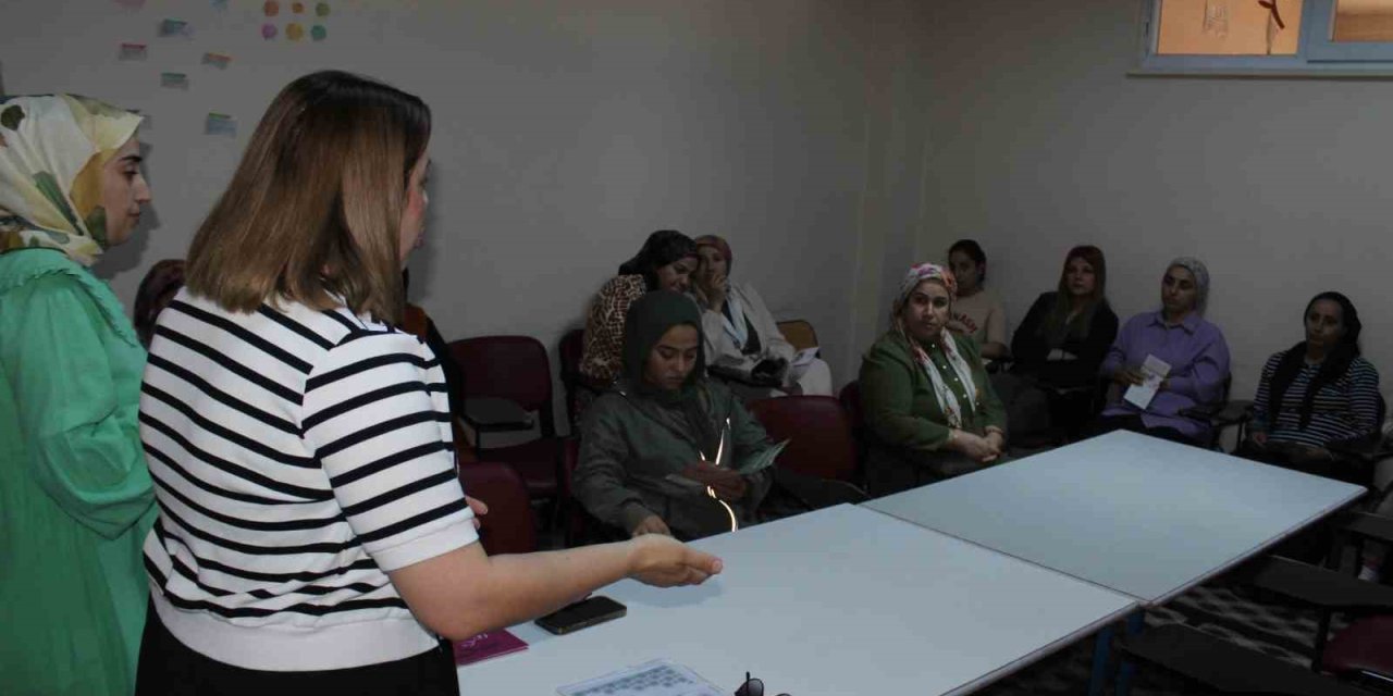 Siirt’te kadınlara normal doğum semineri verildi