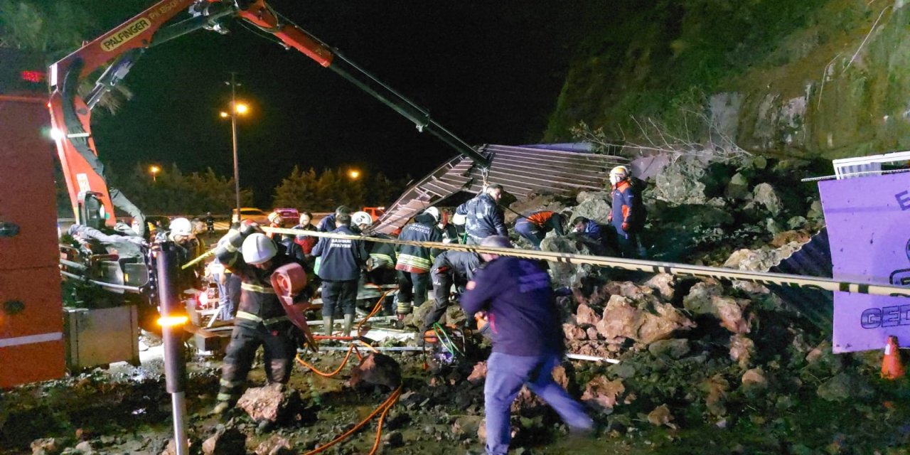 Samsun'da heyelan: Akaryakıt istasyonunda arama-kurtarma çalışması başlatıldı