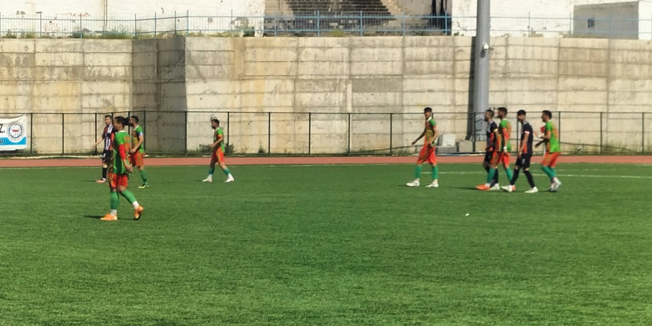 Cizre Botan Spor, SilopiGücü Spor Maçının ilk yarısı 0-0 sona erdi