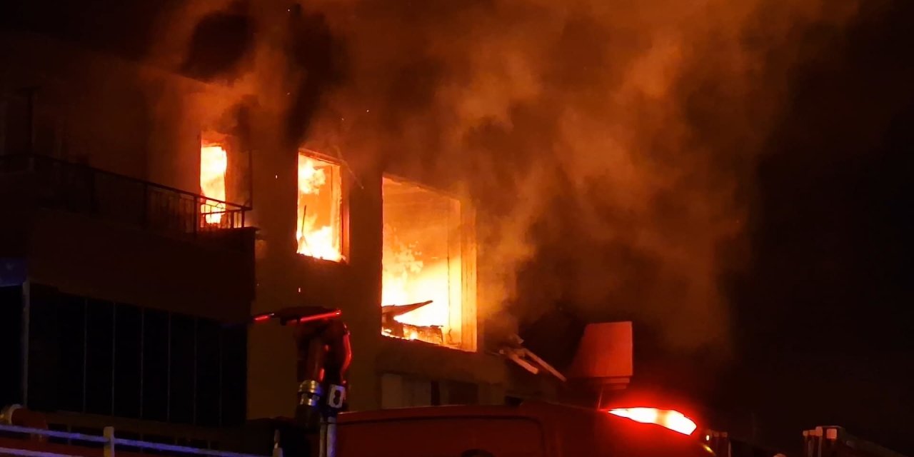 Konya'da apartmanda korkunç Patlama: 1’i ağır 12 yaralı