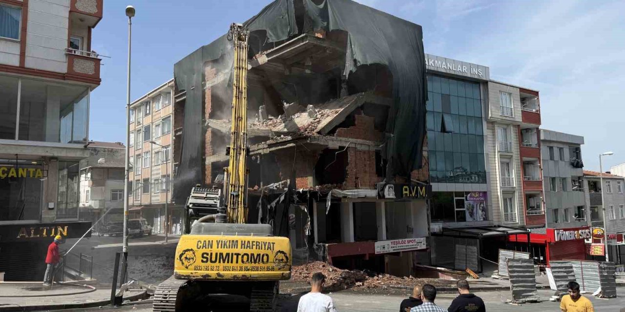 Esenyurt’ta deprem kabini testi yürekleri ağza getirdi