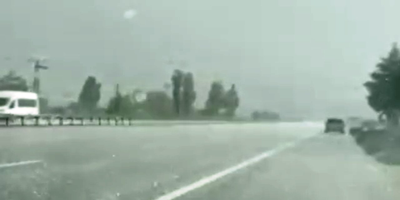 Ankara'da dolu yağışı etkili oldu