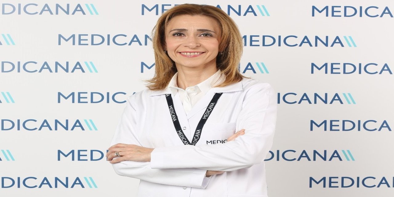 Makyaj yaparken göz sağlığınızdan olmayın