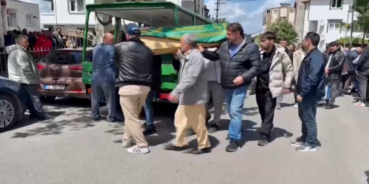 Sultanbeyli'de kazada hayatını kaybeden 4 yaşındaki Elif son yolculuğuna uğurlandı