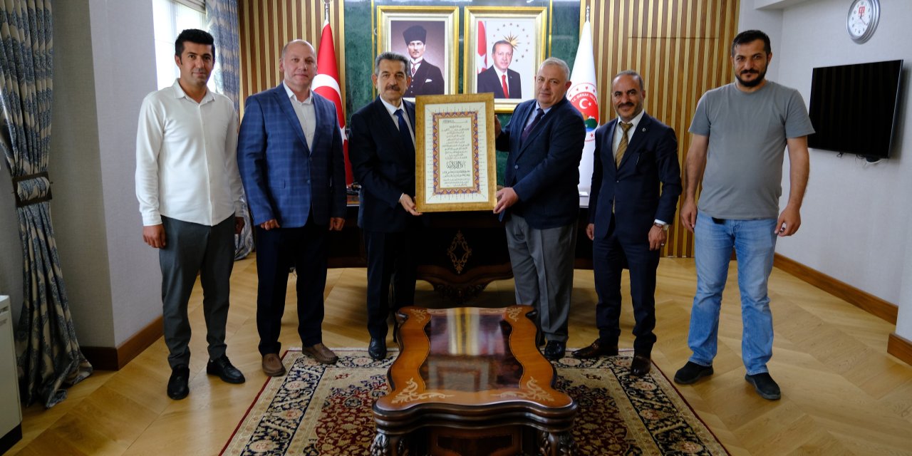 İhlas Vakfı kurucular kurulu üyeleri Vali Ekici ile bir araya geldi