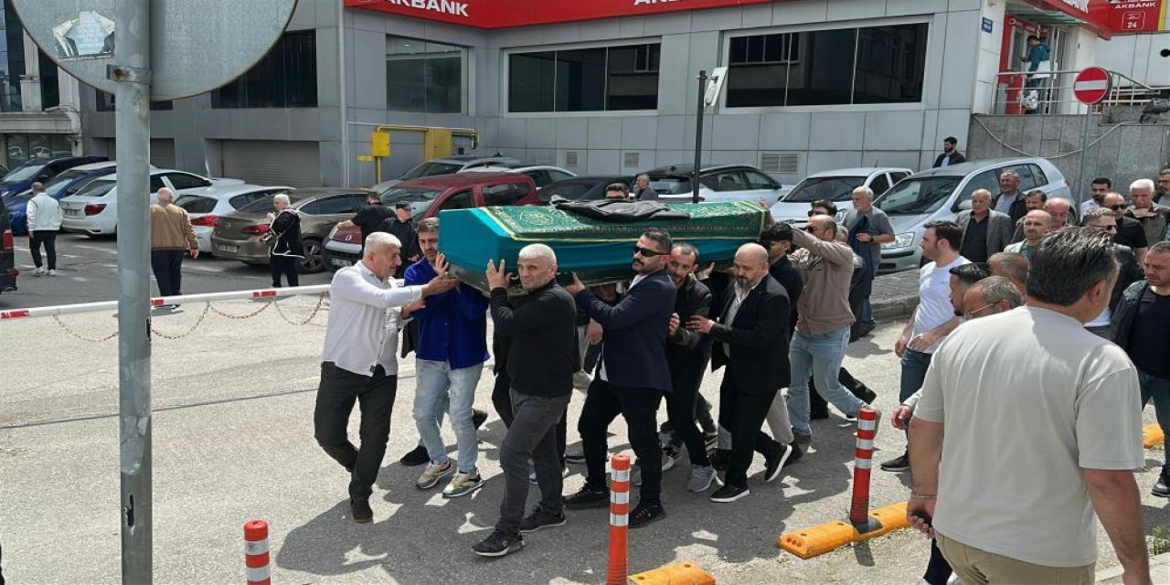 Ablasını kaçırdığı kuzeni tarafından öldürülen gencin tabutunun üzerine damatlığı konuldu