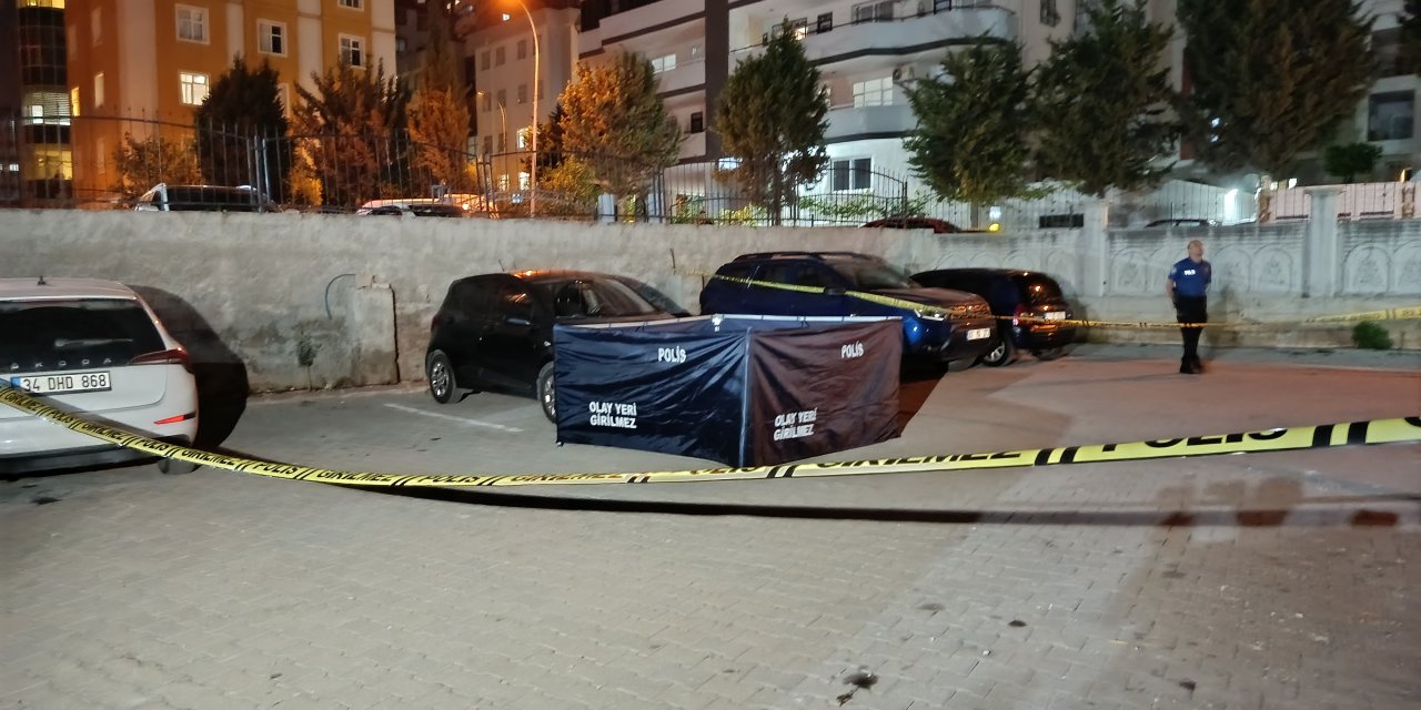 Genç kadını katledip intihar etti
