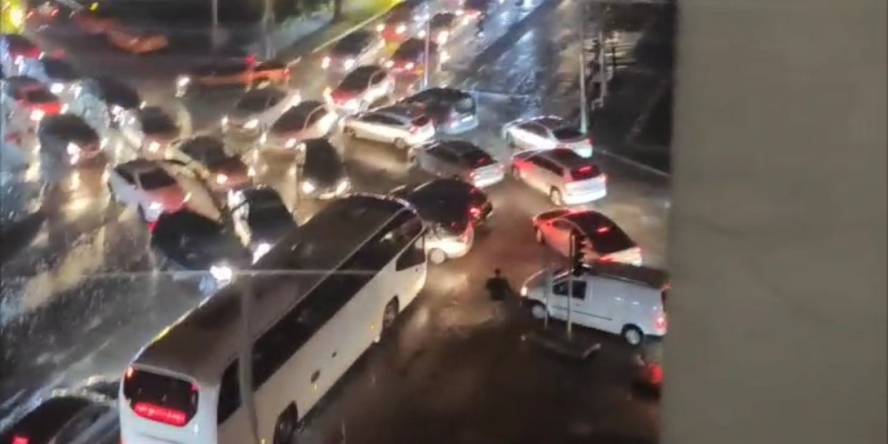Hakem Maç yerine Trafiği  yönetti