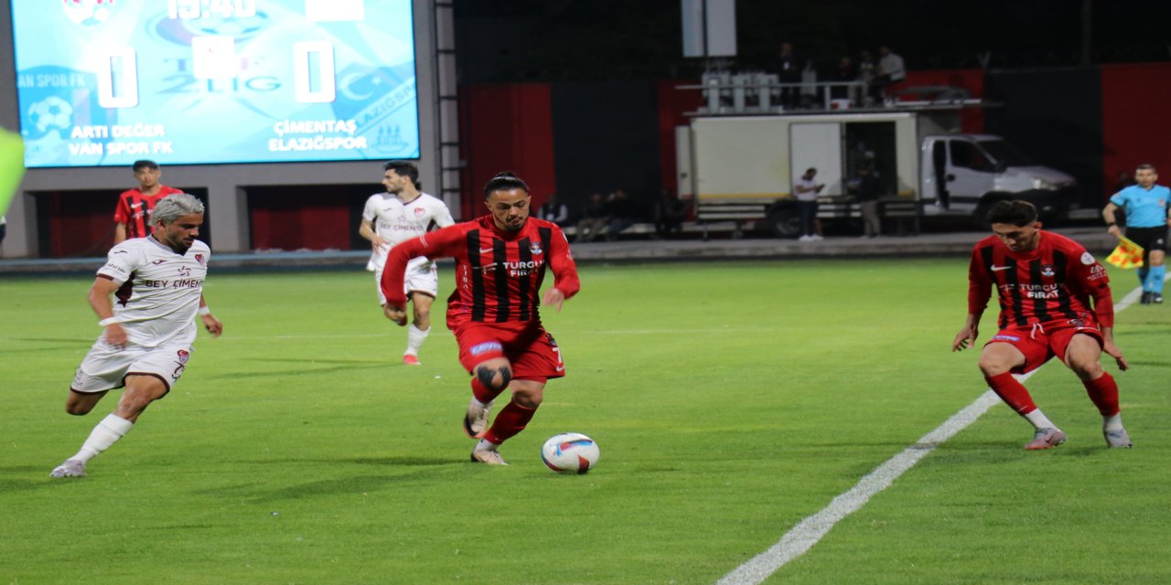 Vanspor FK Evinde Şov Yaptı: Elazığspor'u 4-1 Mağlup Etti