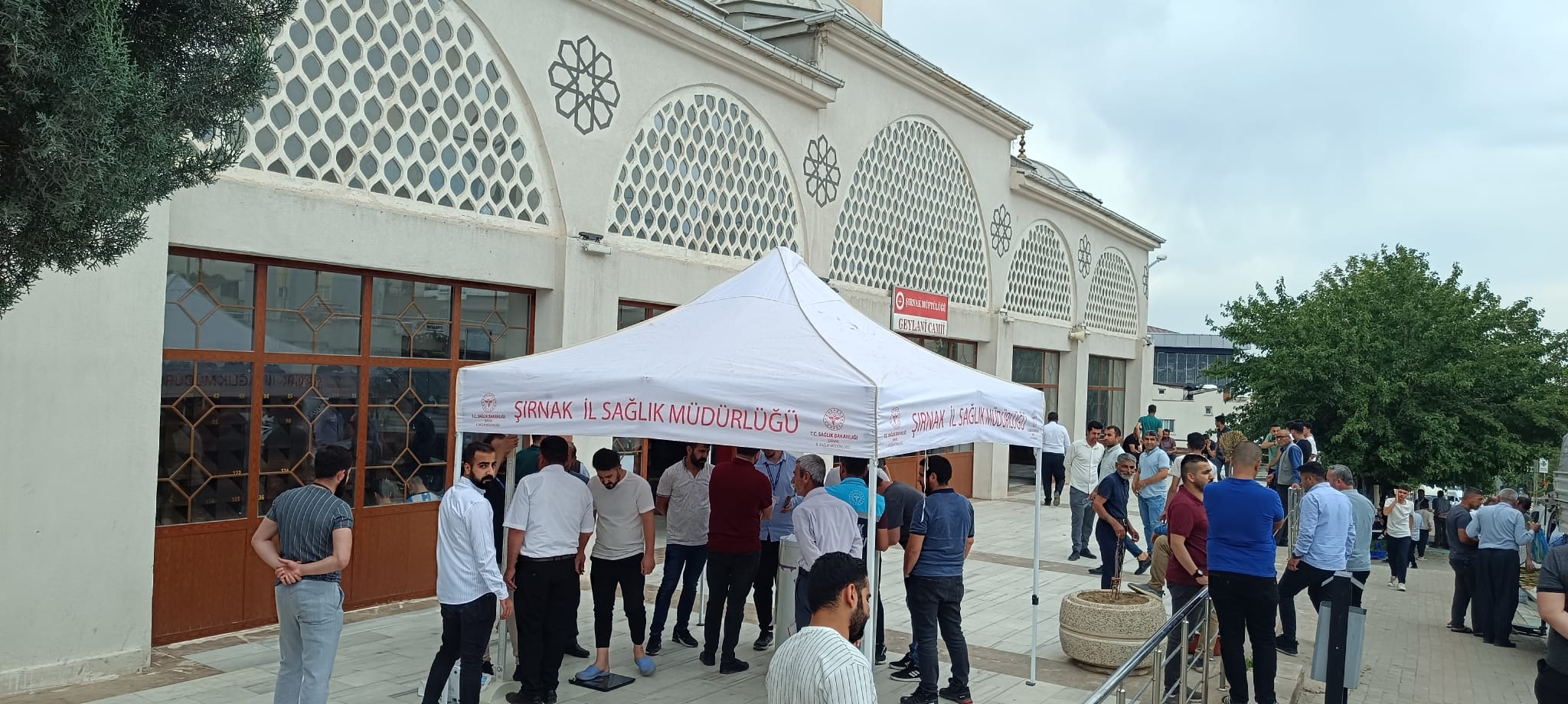 Şırnak'ta Cuma Namazı Çıkışı Sağlık Hizmeti