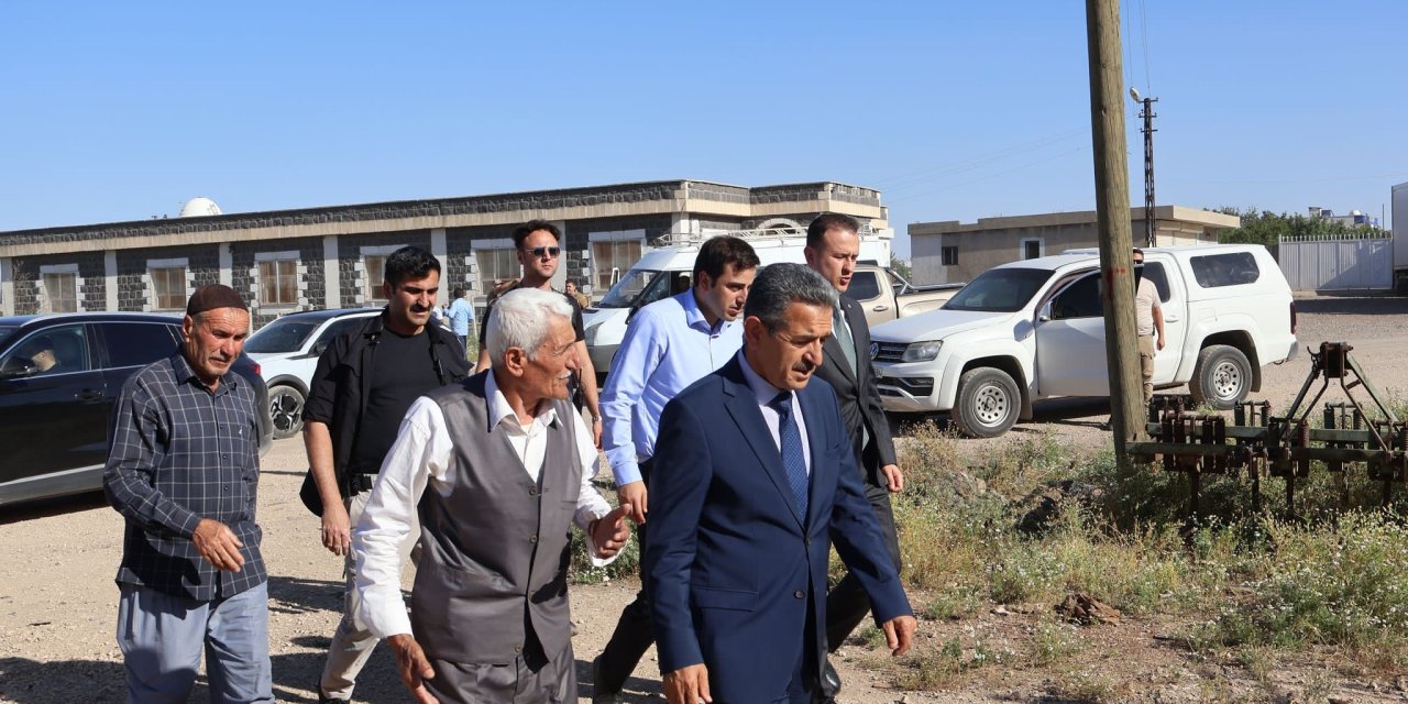 Şırnak Valisi Ekici, İdil’de yol çalışmalarını inceledi, köylülerin derdini dinledi