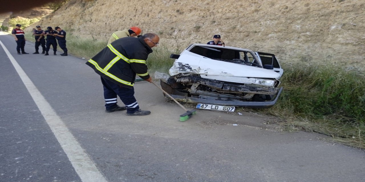 Mardin'de Trafik Kazası: İki Otomobil Çarpıştı, 8 Yaralı