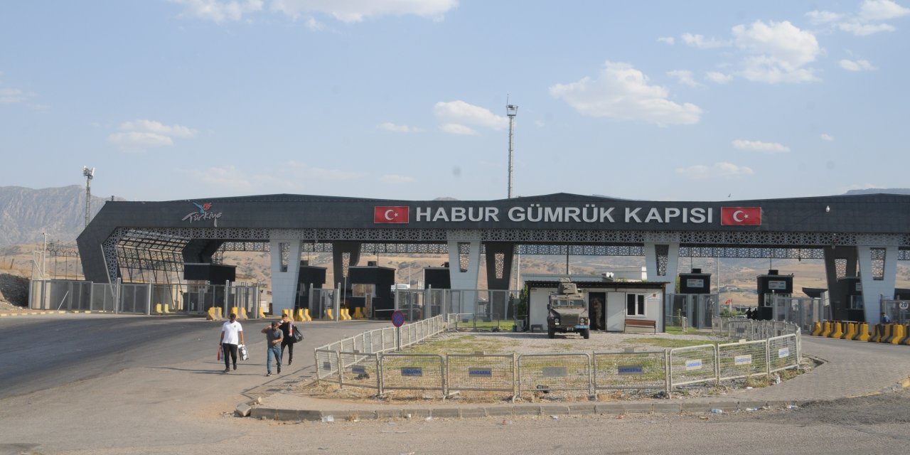 Şırnak&#039;ta Gümrük Memurlarının aracının önünü kesip sözlü ve fiziki şiddet uygulayan 3 kişi tutuklandı