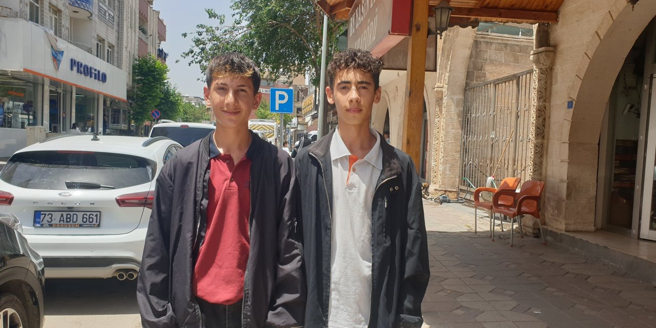İdil'de Gençlerden Örnek Davranış