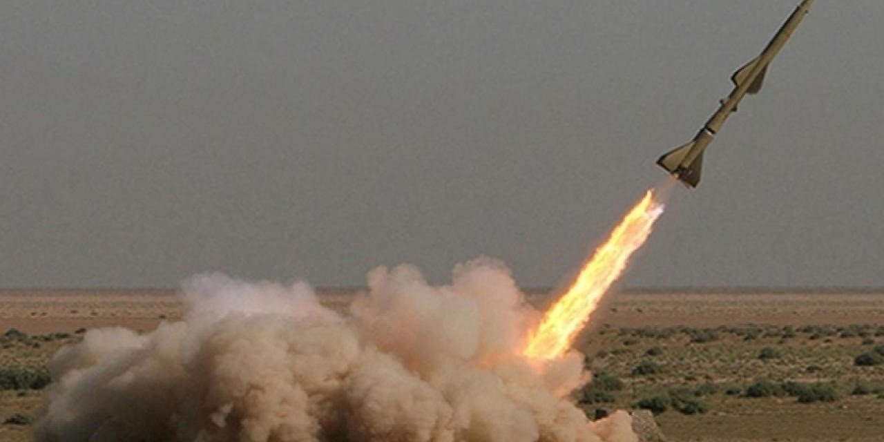 Husiler, İsrail’e balistik füze fırlattı; Tel Aviv siren sesleri ile yankılandı