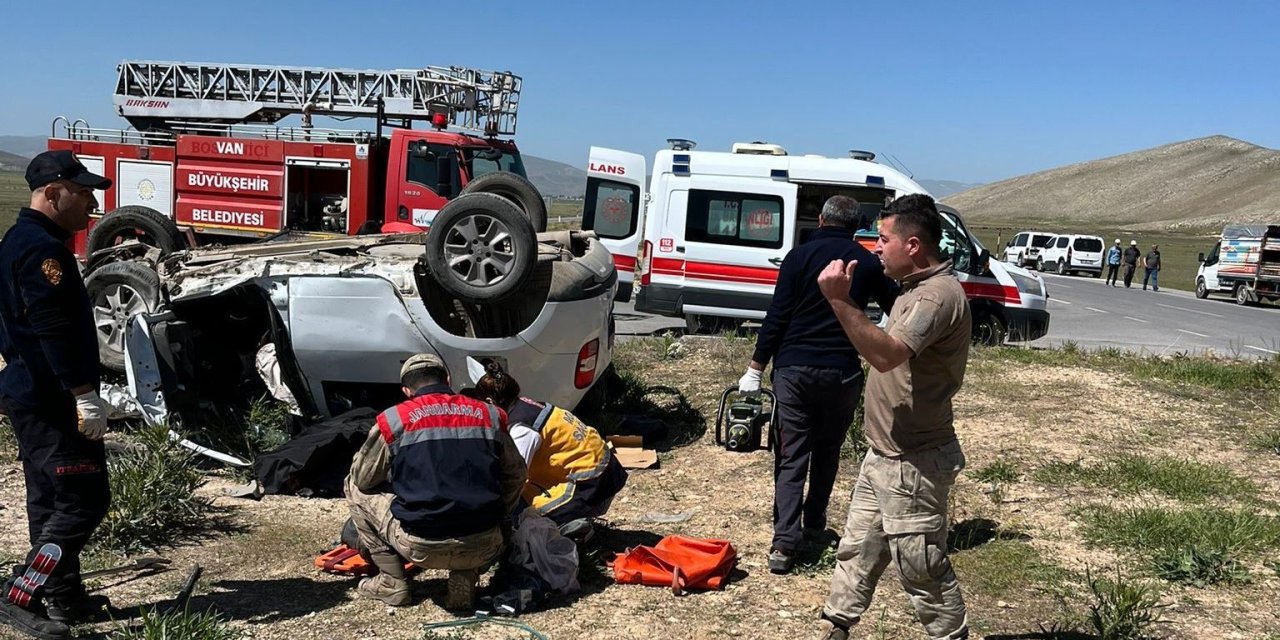 Van'da kazada can pazarı yaşandı: 4 ölü, 2 yaralı