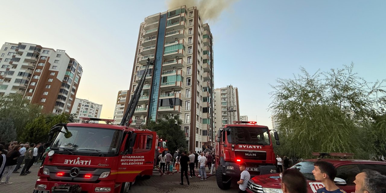 Diyarbakır'da 13 katlı binada yangın faciası: Anne ve 3 çocuğu öldü
