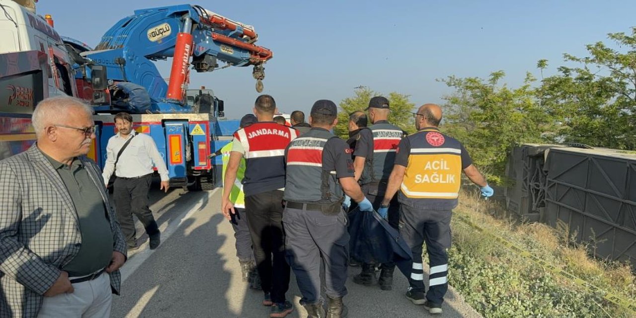 Konya’da yolcu otobüsü devrildi: 1 ölü, 23 yaralı