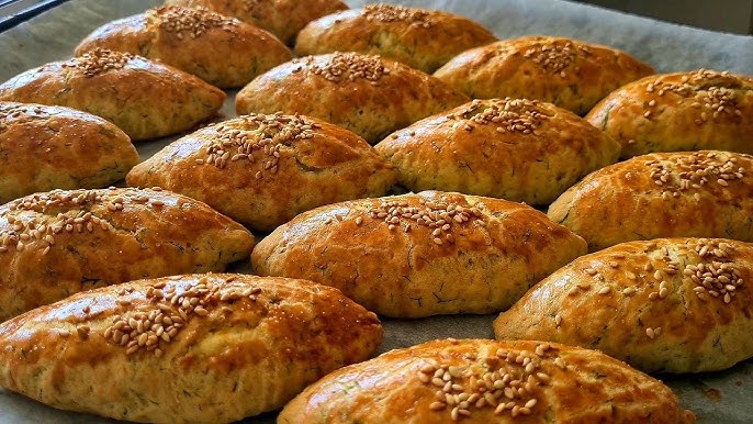 Çay Saatlerinin Gözdesi: İç Harcıyla Doyurucu, Yumuşacık Kıymalı Poğaça Tarifi!