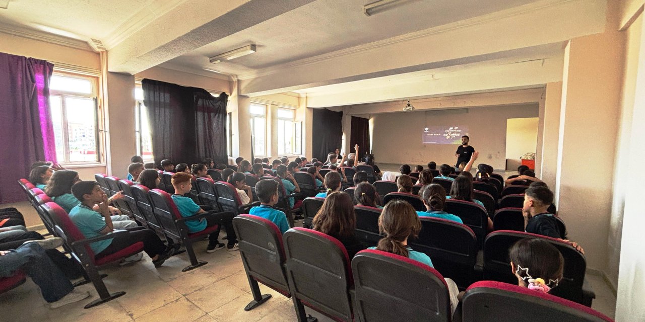 Silopi'de Öğrencilere Yapay Zeka ve Yüz Tanıma Teknolojileri Anlatıldı