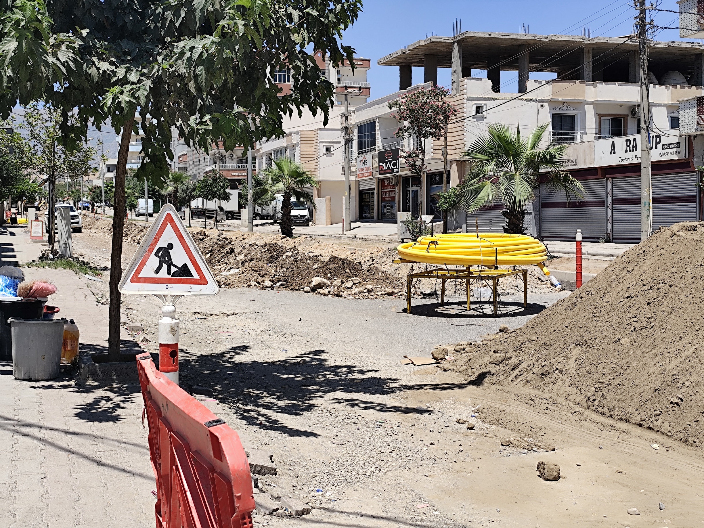 Doğal Gaz Çalışmaları İnterneti Kesti: Silopi Yenişehir'de Fiber Hat Arızası Giderildi