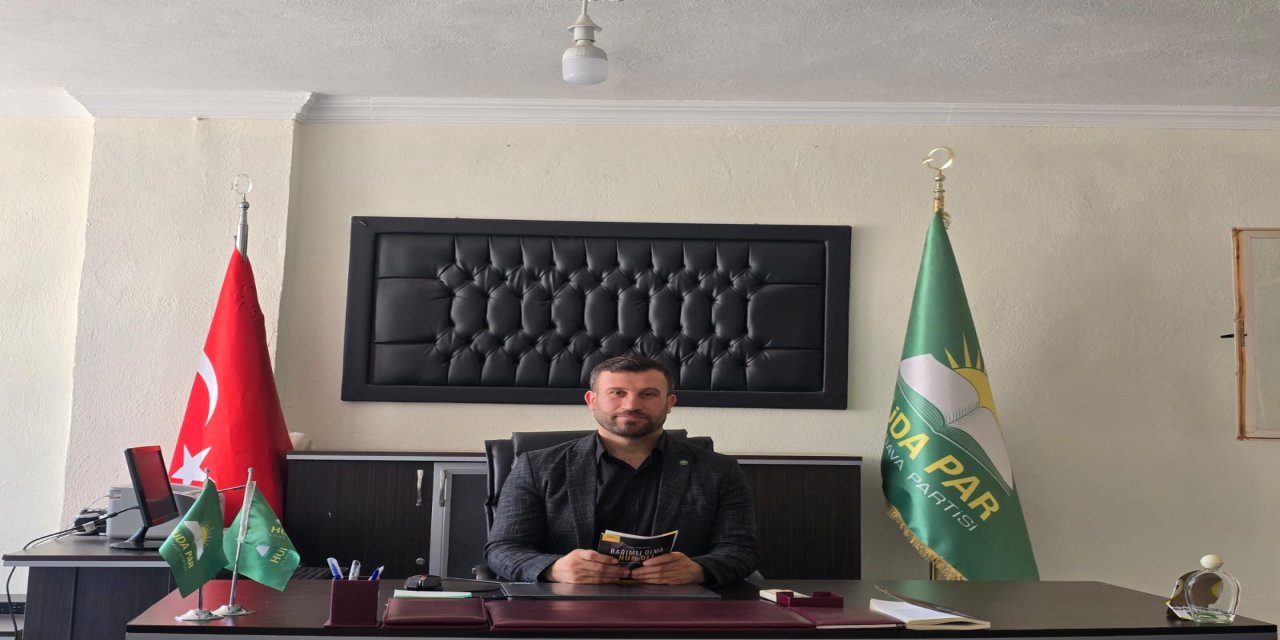 HÜDA PAR İdil Gençlik Kolları'ndan Uyuşturucuya Karşı Farkındalık Standı: "Bağımlı Olma, Hür Ol!"