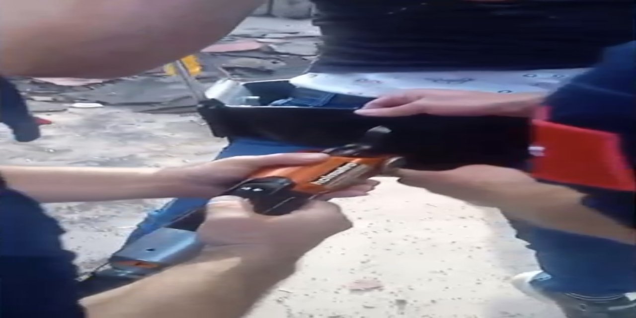 Muş'ta Salıncakta Sıkışan Çocuk İtfaiye Tarafından Kurtarıldı