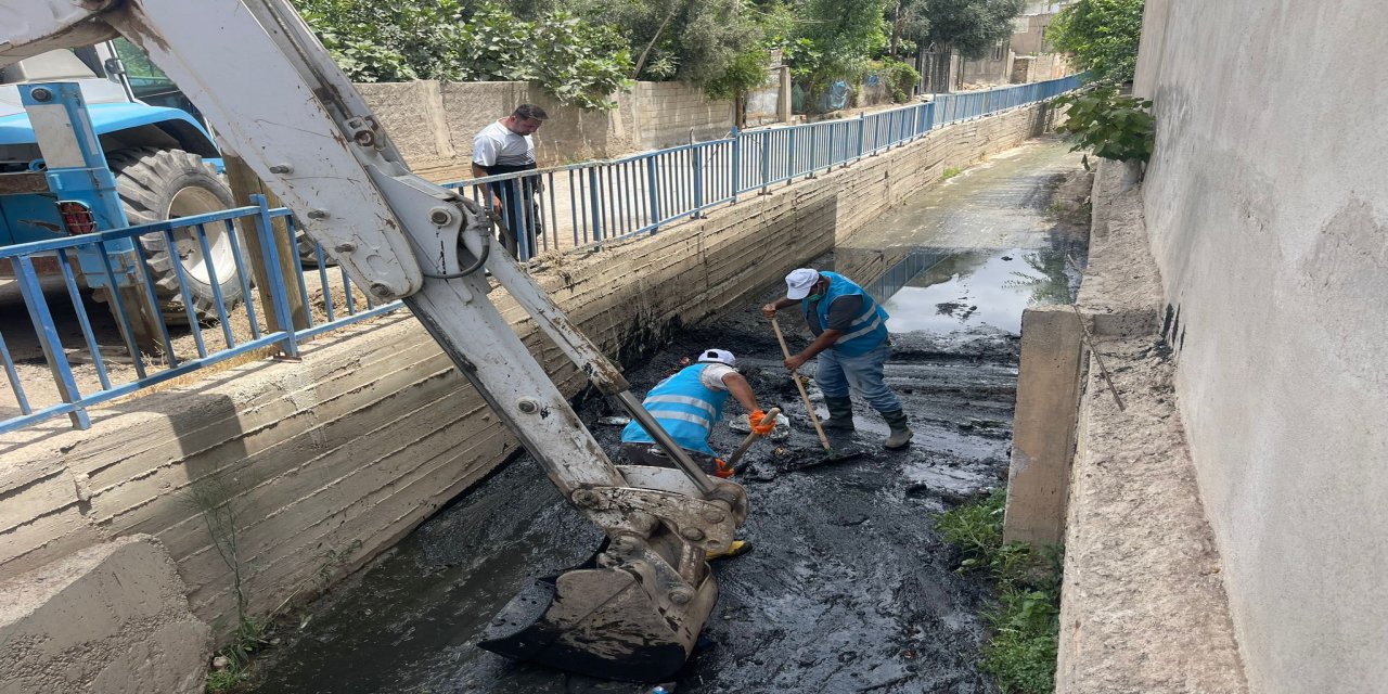 Silopi'de Kanal Temizliği Seferberliği Başladı: Vatandaşlara 'Çöp Atmayın' Çağrısı