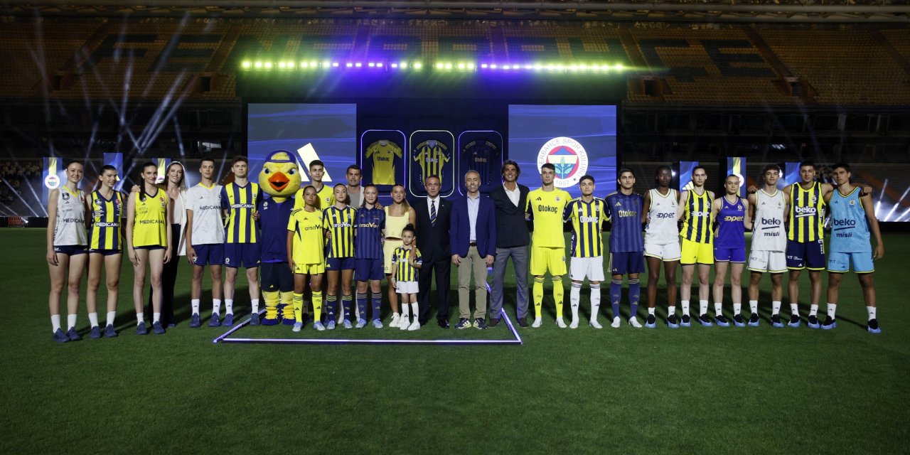 Fenerbahçe'nin 2025-2026 sezonu formalarının lansmanı yapıldı