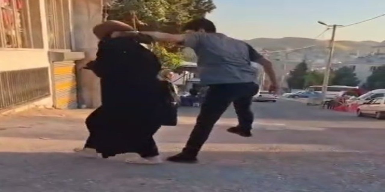 Eşini Sokak Ortasında Darbeden Adama Vatandaşlardan Tepki