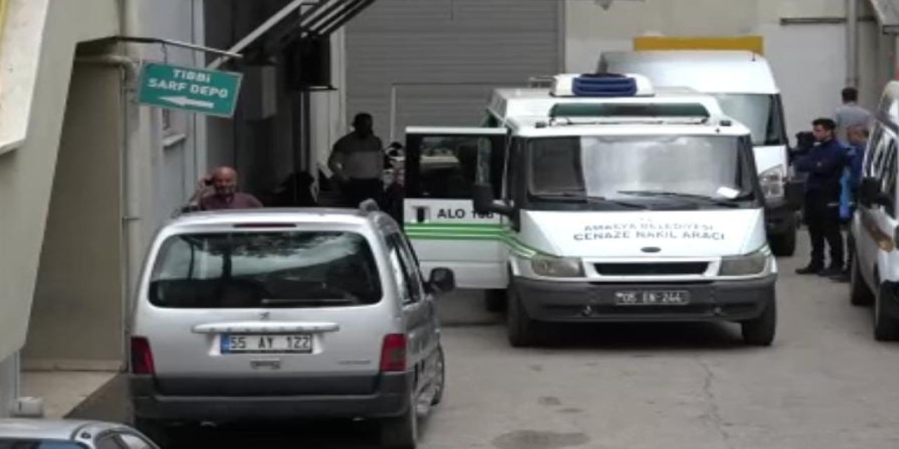 Cezaevinden Çıkan Adam Eşini Vurup İntihar Etti