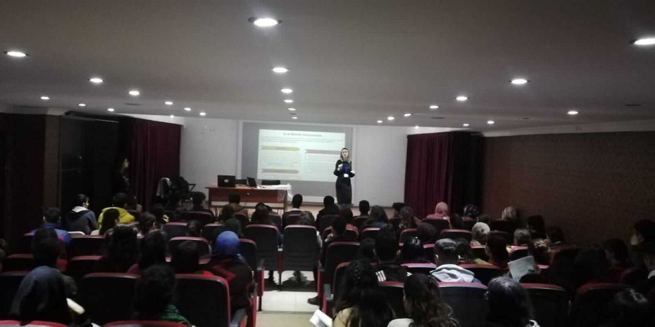 Şırnak'ta Öğrencilere “Geleceğin Meslekleri” Anlatıldı