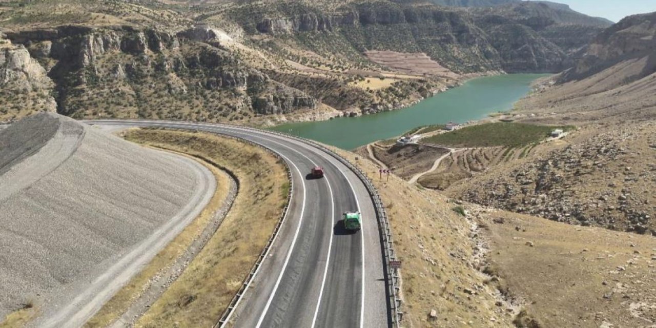 Siirt'te yaralı kuşlar tedavilerinin ardından yaşam alanlarına bırakıldı