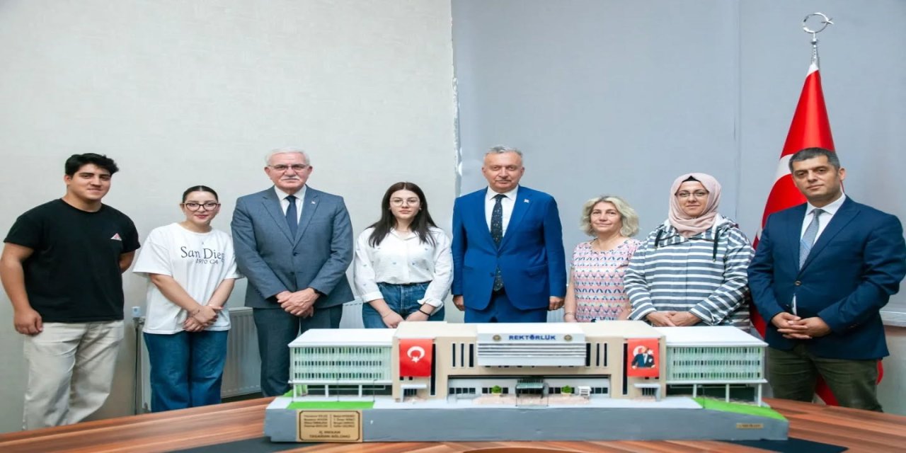 Üniversitenin Kalbi Yüksekokul Öğrencilerinin Elinde Can Buldu!