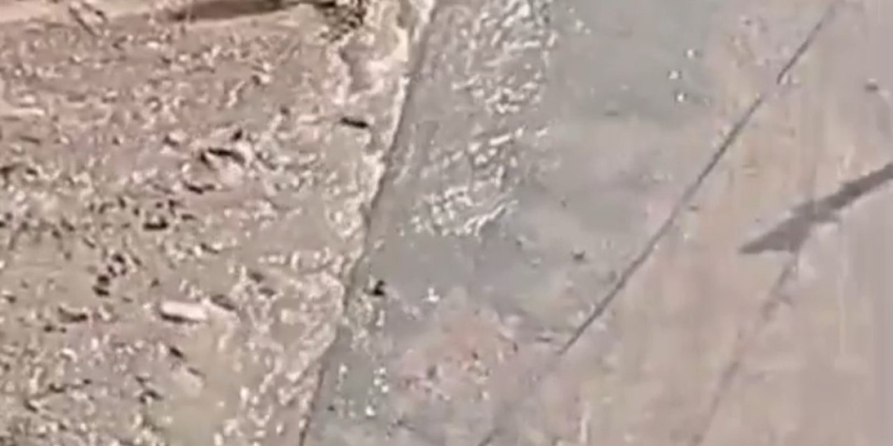 Kurtalan’da aynı noktada su borusu yeniden patladı