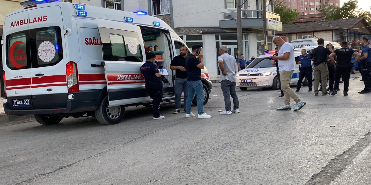 Kocaeli'de Dehşet Veren Kavga: Sokak Savaş Alanına Döndü, 8 Yaralı!