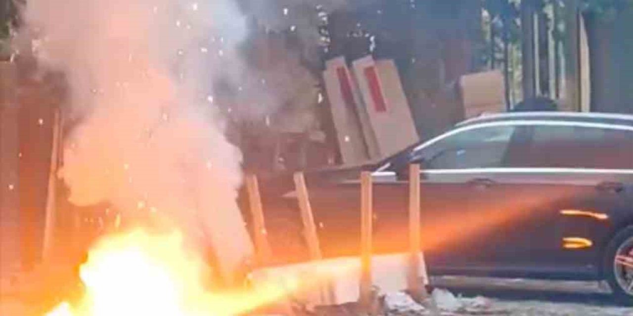 Siverek’te altyapı kazısında elektrik kabloları patladı