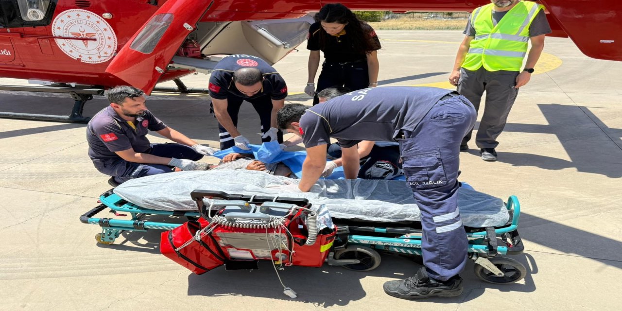Diyarbakır'da Felç Şüphesiyle Kritik Sevk: Yaşlı Hasta Ambulans Helikopterle Taşındı