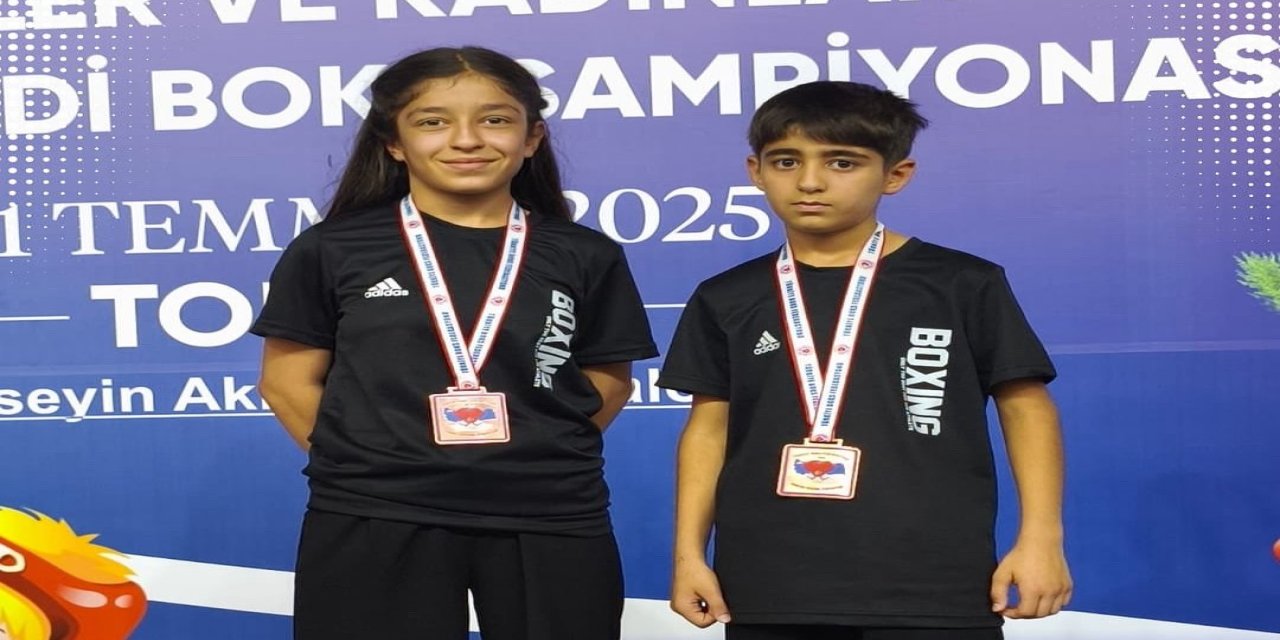 Tokat’tan madalyayla dönen Şırnaklı boksörler gururlandırdı