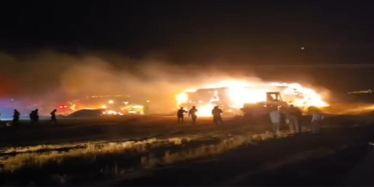 Siirt'te çıkan saman yangınına müdahale sürüyor
