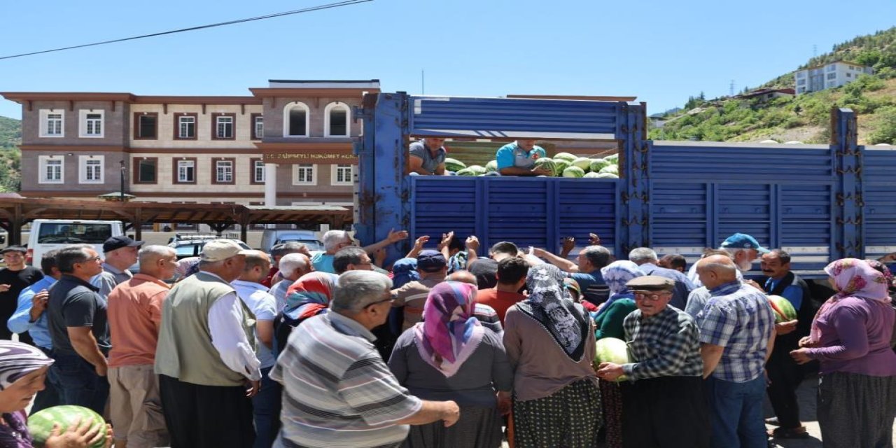 20 ton karpuz ücretsiz dağıtıldı